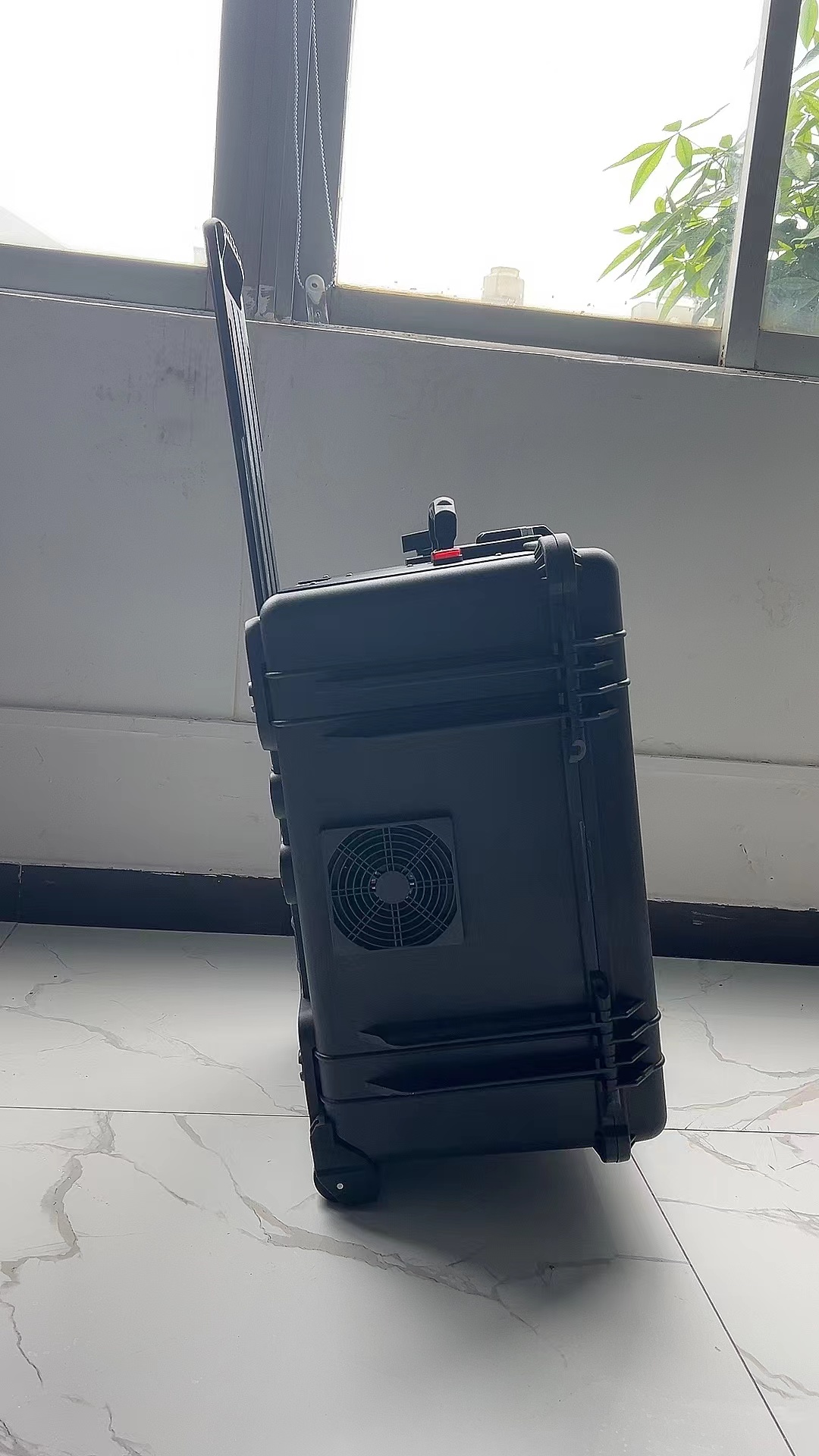 湛河手拉箱型移动通信干扰器